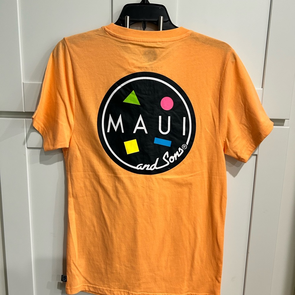 Maui & Sons T shirt